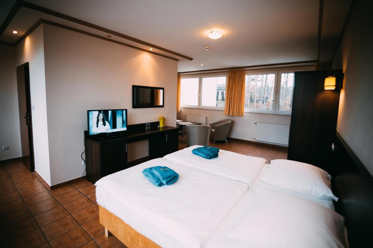 Hotel Wodnik Turawa Esterno foto